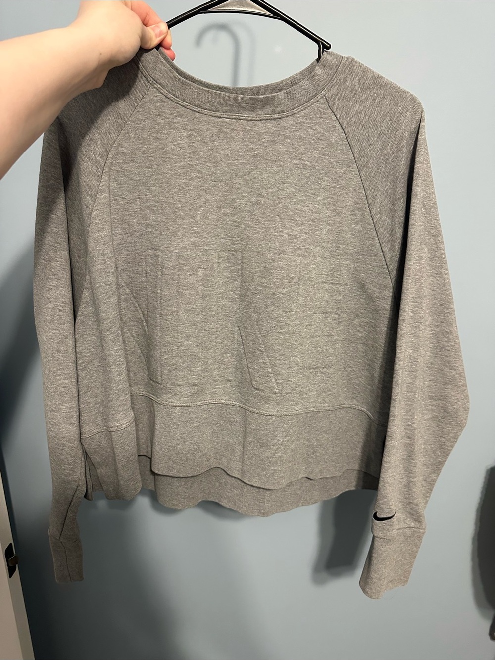 5/$25 Nike cropped Sweatshirt